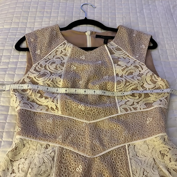 BCBGMAXAZRIA. Small sleeveless blouse. ￼ - Picture 4 of 7